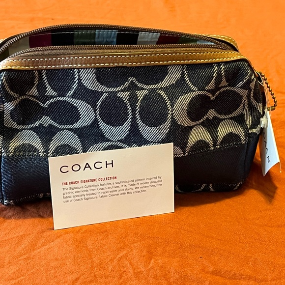 Coach Women’s cosmetic pouch - Picture 7 of 7